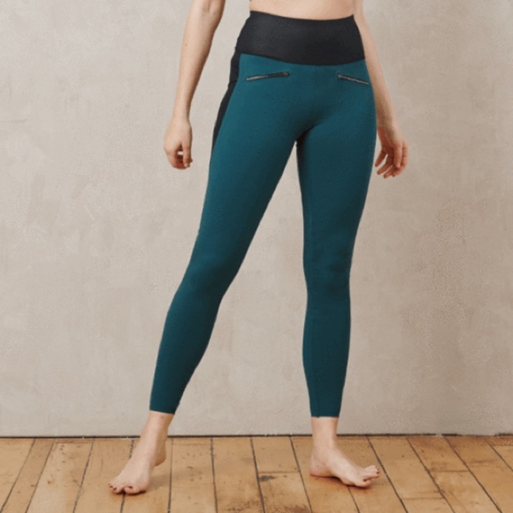 NWOT ADAY Throw it Higher Leggings